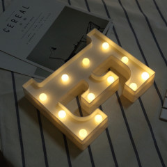 Lettre anglaise de l'alphabet E Formez la lumière décorative, lumière sèche chaude de vacances accrochante debout blanche de batterie sèche de LED