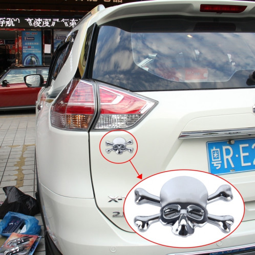 Autocollant universel de voiture en métal brillant en forme de tête de mort et d'os en croix SH362S1144-36 Autocollant universel de voiture en métal brillant en forme de tête de mort et d'os en croix SH362S1144-36