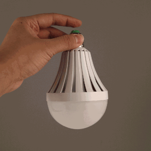 Ampoules E27 12W SMD 5730 LED, 24 LEDs 1080 LM 6000-6500K LED Lumières d'arrêt de balle d'urgence intelligentes, AC 85-265V SH3478770-310 Ampoules E27 12W SMD 5730 LED, 24 LEDs 1080 LM 6000-6500K LED Lumières d'arrêt de balle d'urgence intelligentes, AC 85-265V SH3478770-310