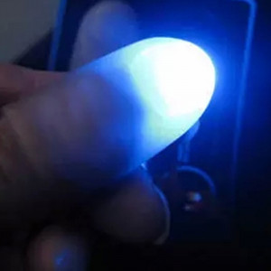 1 paire de lumières magiques créatives à pointe de pouce pour les accessoires de danse lumière bleue/verte/rouge C3625JCZK4263-20