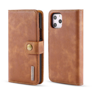 Etui en cuir DG.MING Crazy Horse Texture Flip détachable magnétique avec support et fentes pour cartes et portefeuille pour iPhone 11 Pro Max (Marron) SD802C1235-20