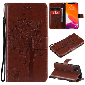 Tree & Cat motif pressé Impression Horizontale Flip PU Coque en cuir PU avec support & carte Slots & Portefeuille et longe pour iPhone 13 (Brown) SH902D531-20