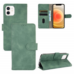Couleur solide Skin Senteuse Boucle magnétique Horizontal Flip Valf Texture PU Coque en cuir PU avec porte-carte et portefeuille pour iPhone 13 (vert)