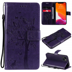 Tree & Cat motif pressé Impression Horizontale Flip PU Coque en cuir PU avec support & carte Slots & Portefeuille et longe pour iPhone 13 (violet)