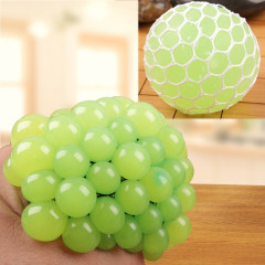 6cm Anti-Stress Visage Reliever Grape Ball Extrusion Humeur Squeeze Relief Sain Drôle Tricky Vent Jouet (Vert)