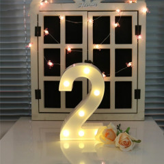 Lumière de décoration de forme du chiffre 2, lumière sèche chaude accrochante debout de vacances de blanc de batterie sèche
