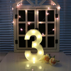Chiffre 3 lumière de décoration de forme, lumière sèche chaude de vacances accrochante debout blanche actionnée par batterie à sec