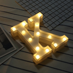 Lumière anglaise décorative de lettre de K de lettre de l'alphabet, lumière sèche chaude de vacances de LED