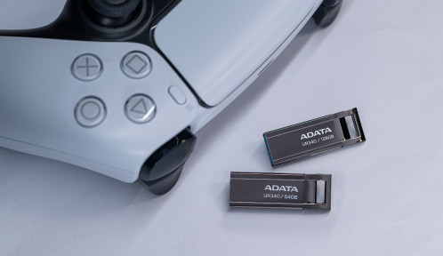 ADATA USB 3.2 UR340 noir 64GB AROY-UR340-64GBK 197873-08