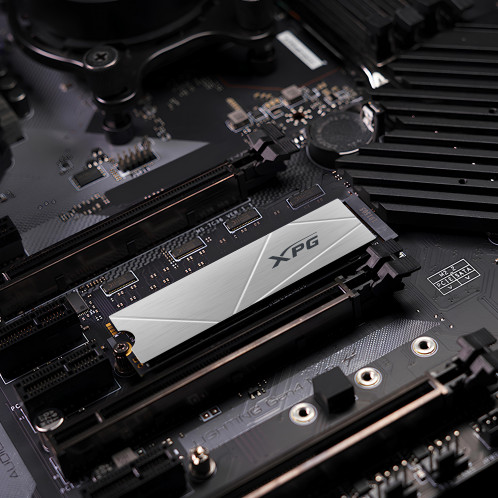 ADATA-XPG SSD PCIe Gen 4x4 2TB GAMMIX S60 R/W 5000/4200 887567-09