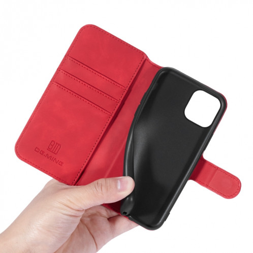 Étui à rabat horizontal côté huile DG.MING rétro avec support, logements pour cartes et portefeuille pour iPhone 11 Pro Max (rouge) SD903D1810-07