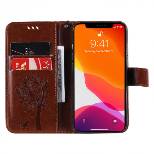 Tree & Cat motif pressé Impression Horizontale Flip PU Coque en cuir PU avec support & carte Slots & Portefeuille et longe pour iPhone 13 (Brown) SH902D531-07