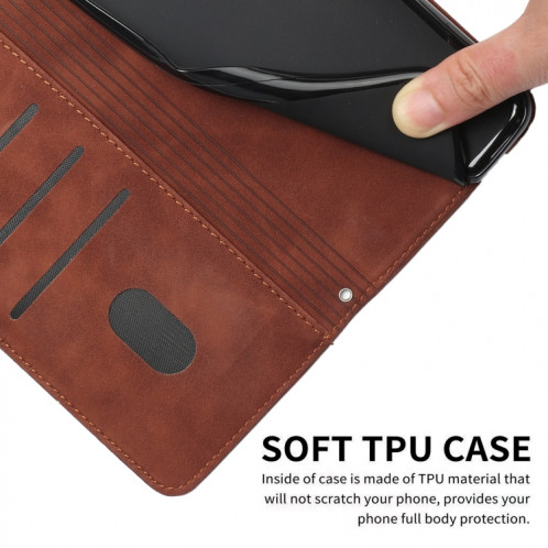 Pour Motorola Moto G200 5G Skin Feel Coque en cuir avec lanière (marron) SH826E409-07