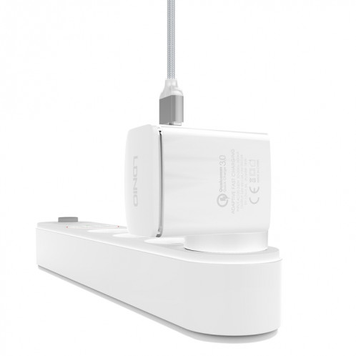 LDNIO A1301Q 2 en 1 18W QC3.0 Interface USB chargeur de voyage chargeur de téléphone portable avec câble de données 8 broches, prise ue SL15021139-05