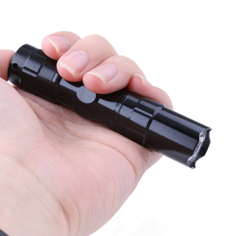 Torche de poche LED la plus puissante, étanche, en alliage d'aluminium de haute qualité, réglable et tactique - Chine Lampe de poche, lampe torche à LED